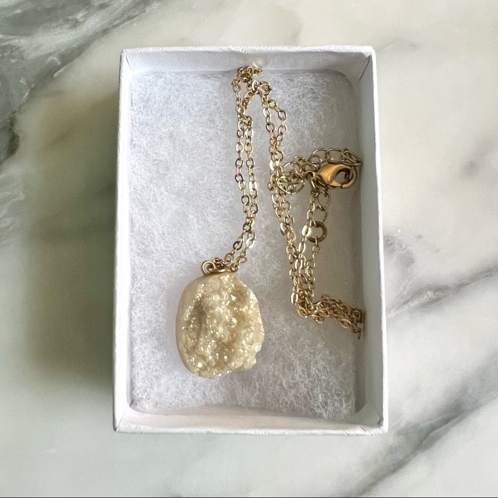 Beautiful Geode Necklace 17” long